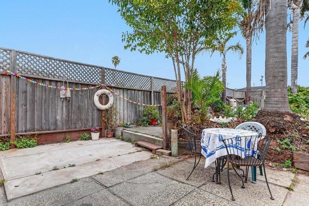 16 Stanford Street Property Photo 29