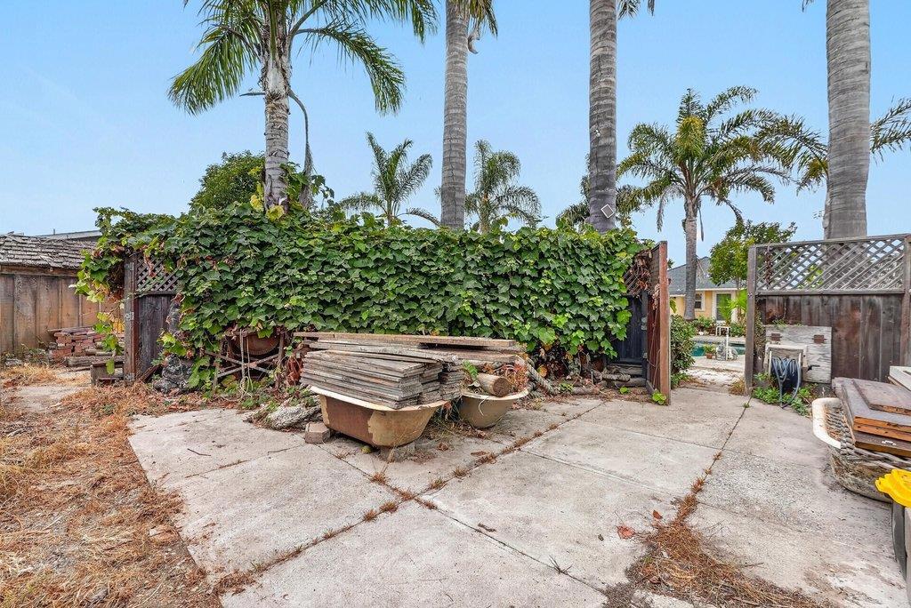 16 Stanford Street Property Photo 44