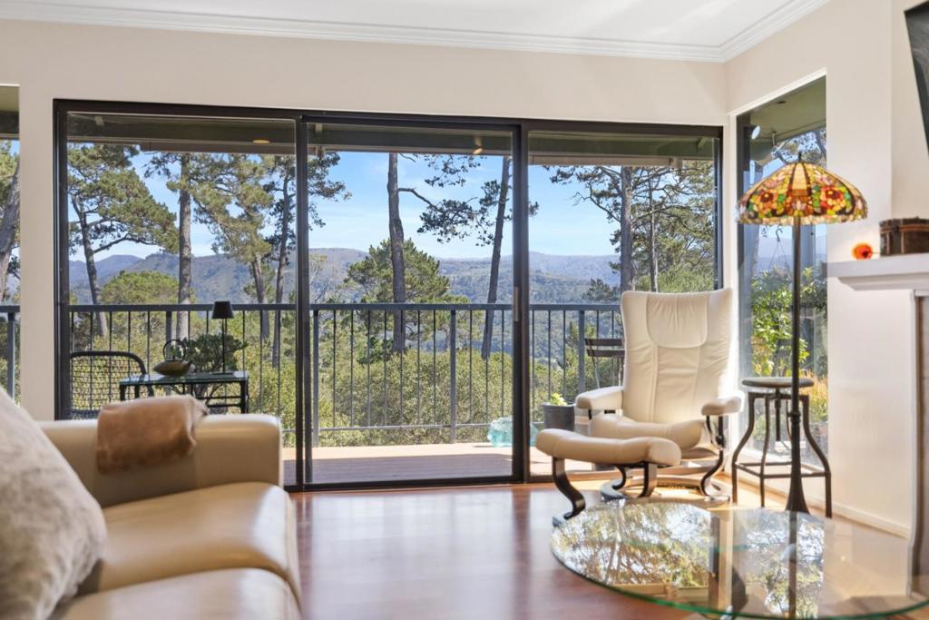 154 Del Mesa Carmel Property Photo 4