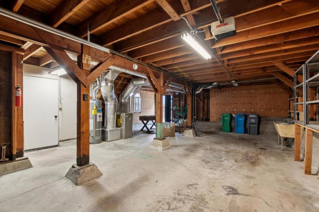 ML82059800 Property Photo 36
