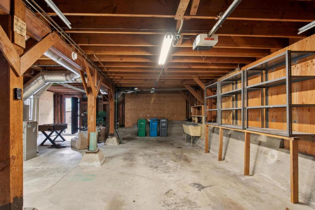 ML82059800 Property Photo 37