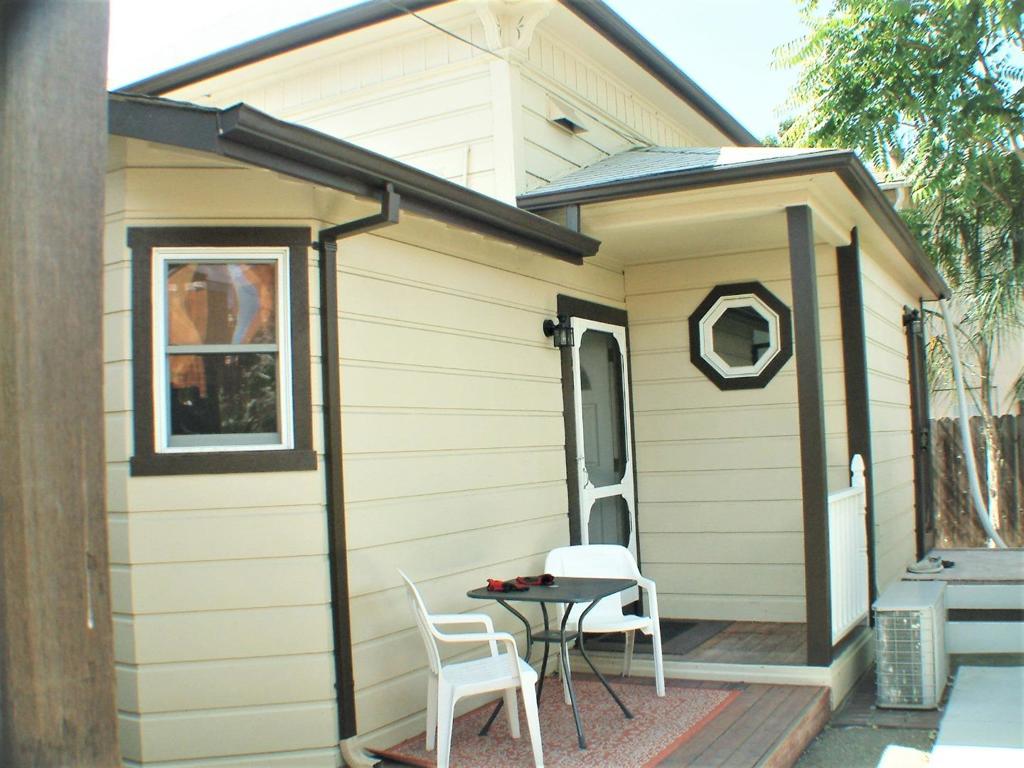 430434 Franklin Street Property Photo 9