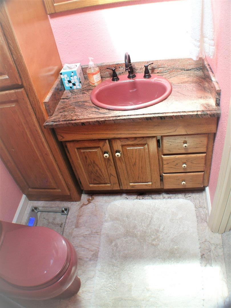 430434 Franklin Street Property Photo 16