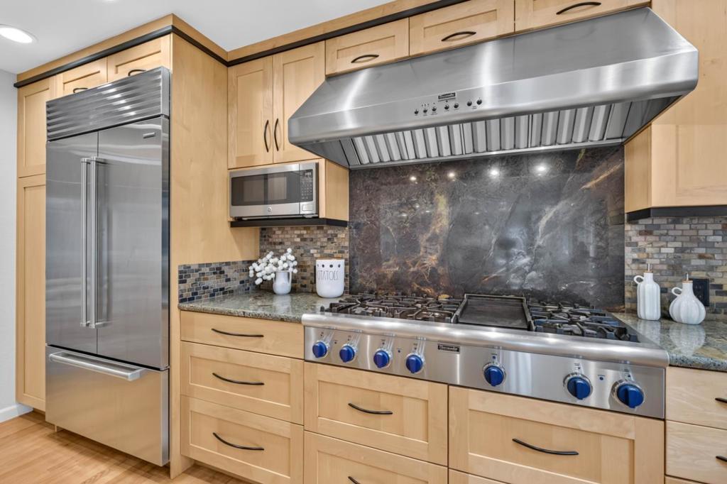 22268 Bellevue Avenue Property Photo 8