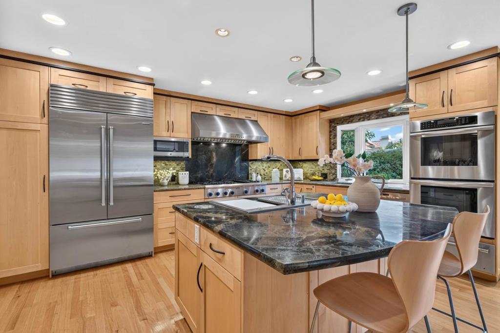 22268 Bellevue Avenue Property Photo 11