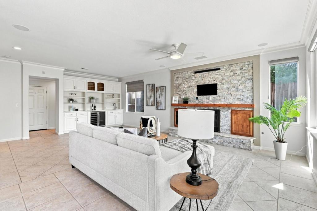 1487 Partridge Drive Property Photo 4