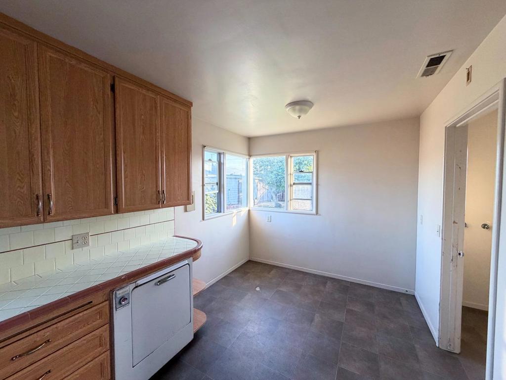 427 Carmel Street Property Photo 4