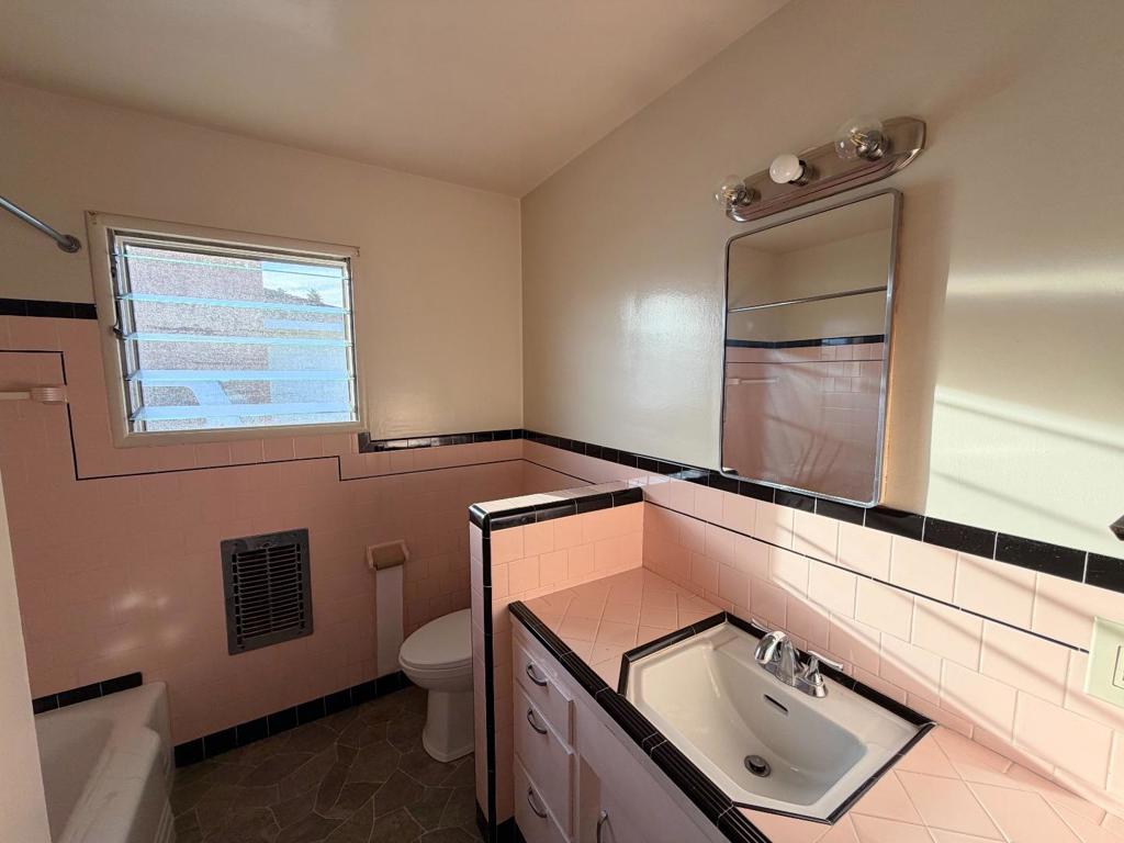427 Carmel Street Property Photo 6