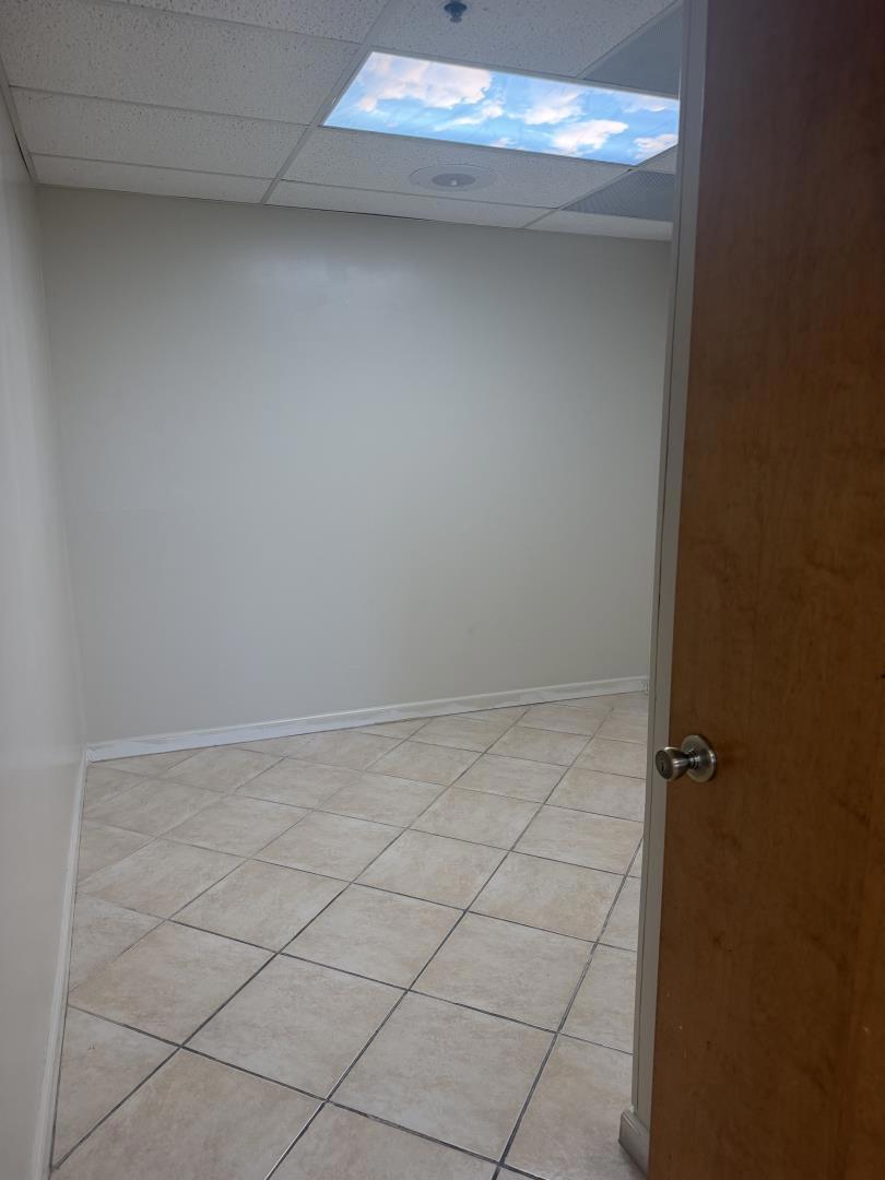 2360 Mckee Road B5 Property Photo 11