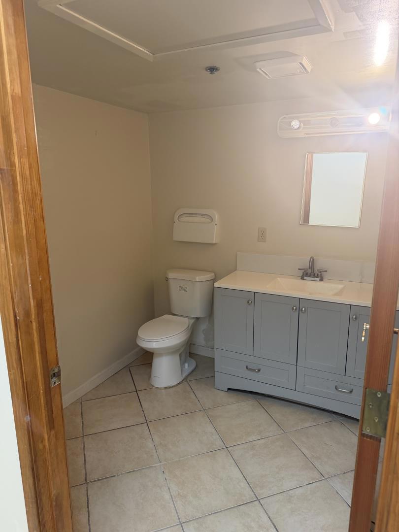 2360 Mckee Road B5 Property Photo 19