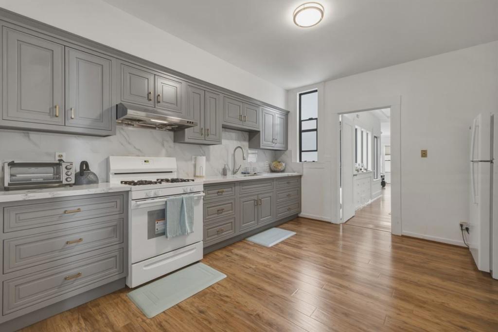 1260 21st Avenue Property Photo 6