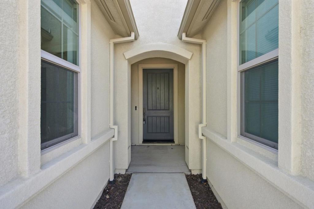 1261 Azalea Drive Property Photo 5