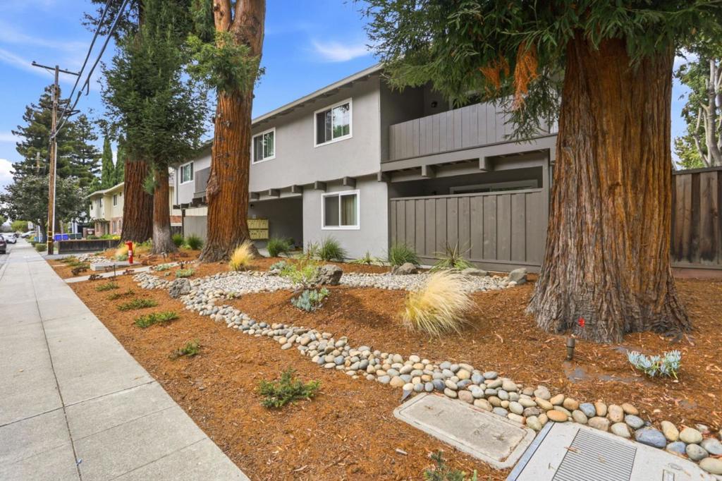 239 Easy Street Property Photo 1