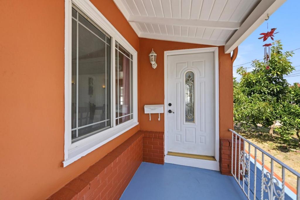 21471 Burr Way Property Photo 4