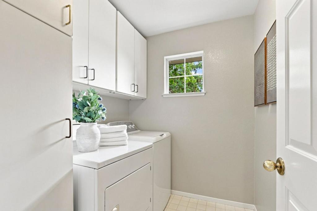 172 Ada Avenue 10 Property Photo 16