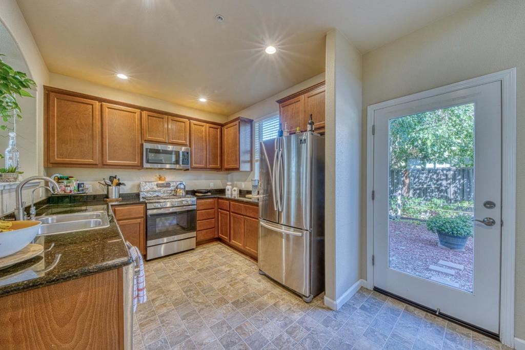 1264 Sycamore Street Property Photo 12