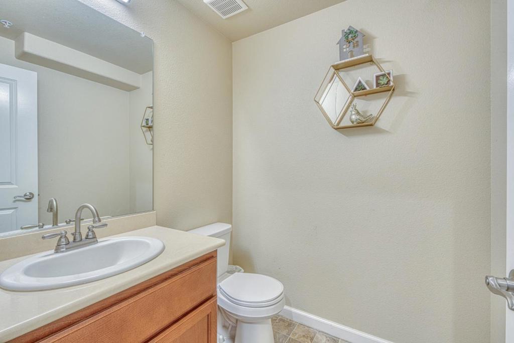 1264 Sycamore Street Property Photo 15