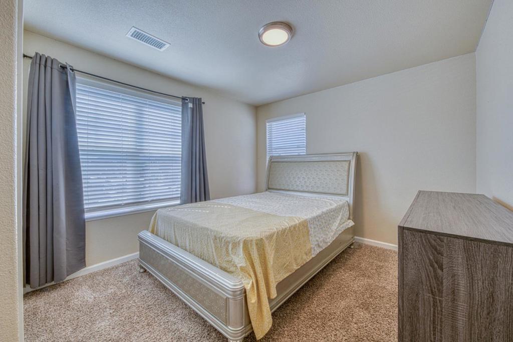 1264 Sycamore Street Property Photo 25