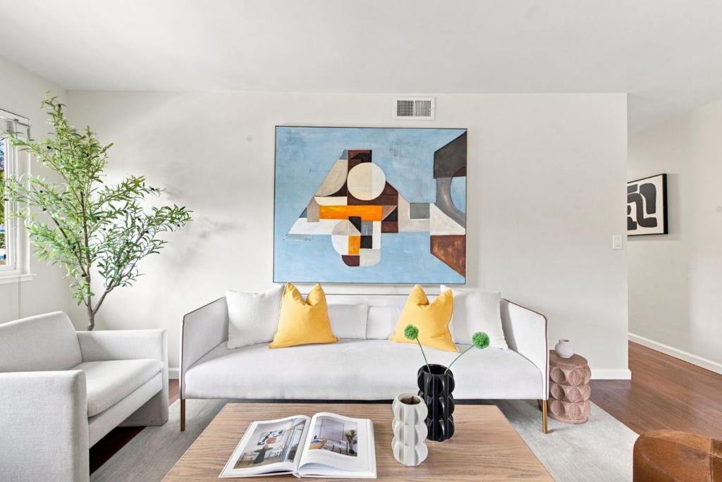 243 E Latimer Avenue 4 Property Photo 1