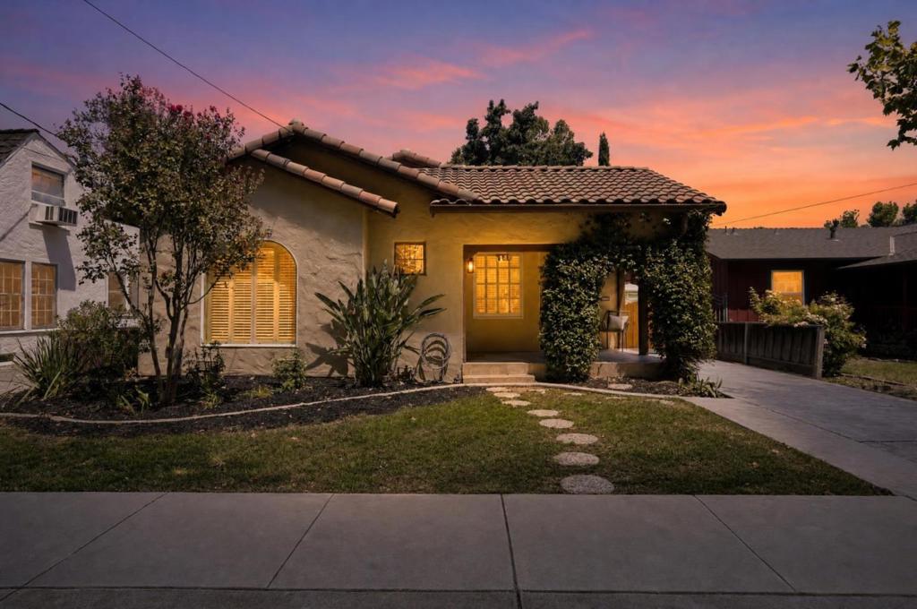 1748 Glen Una Avenue Property Photo 1