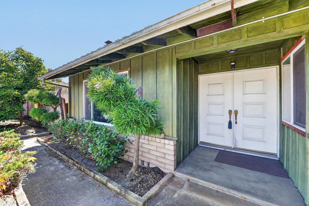 25 Brook Court Property Photo 4