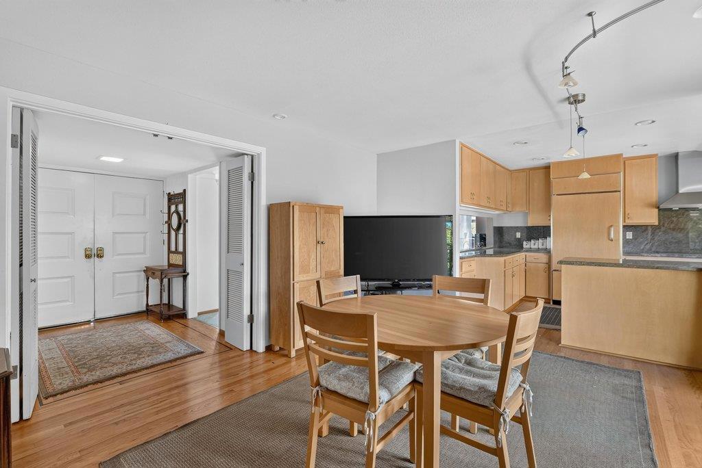 25 Brook Court Property Photo 8