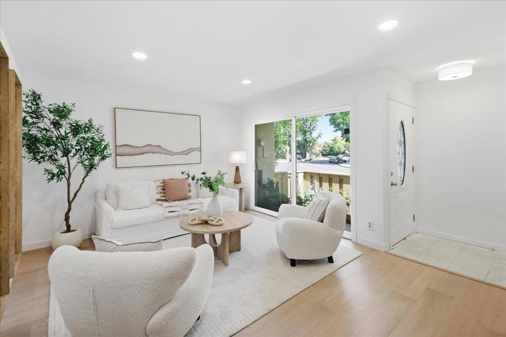 125 Connemara Way 115 Property Photo 5