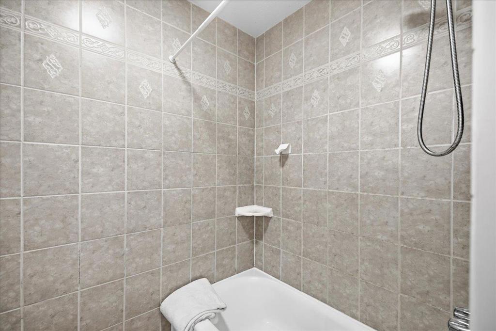 125 Connemara Way 115 Property Photo 27