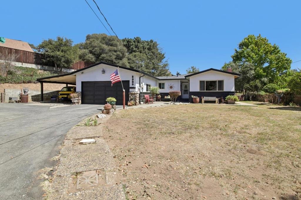 8980 Oak Road Property Photo 1