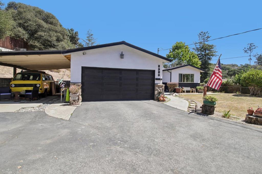 8980 Oak Road Property Photo 4