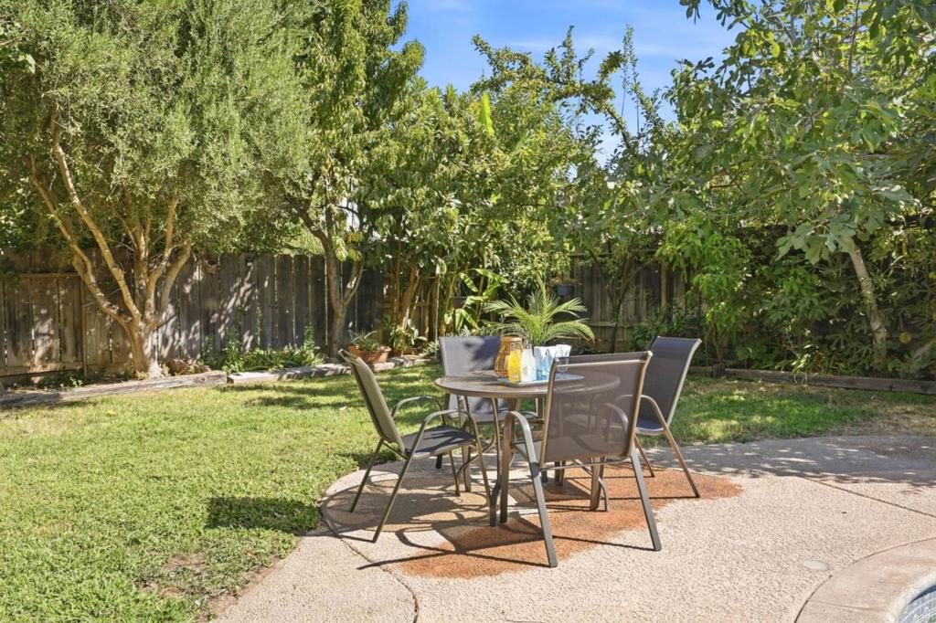 2874 El Camino Real Property Photo 86