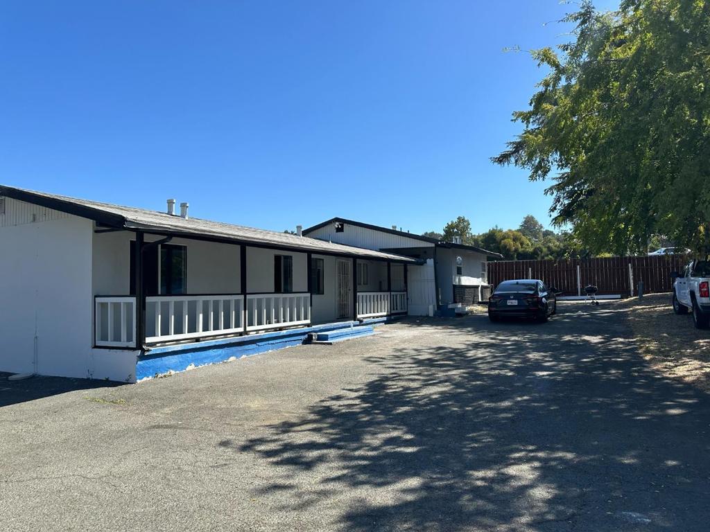 121 Lincoln Road Property Photo 1