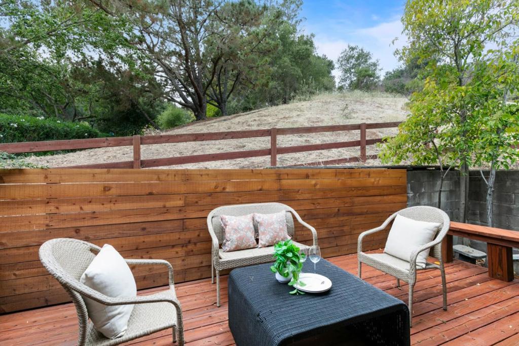22990 Cricket Hill Road Property Photo 5