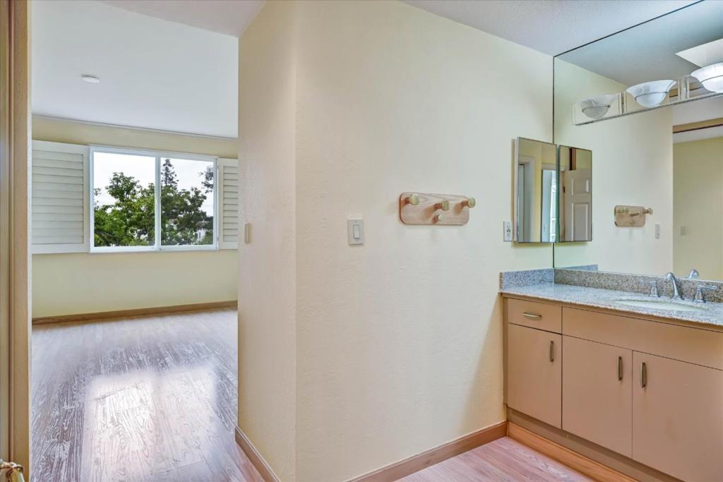 30 Lorton Avenue 303 Property Photo 24