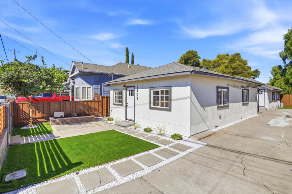 2409 Summer Street Property Photo 4