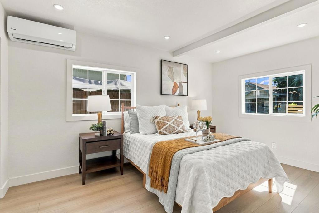 2409 Summer Street Property Photo 15