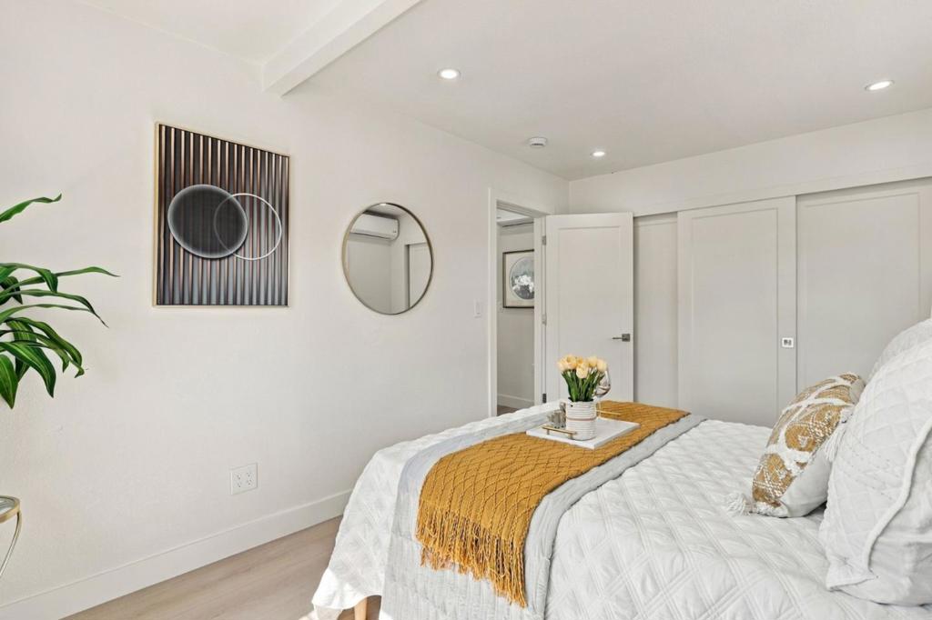 2409 Summer Street Property Photo 17