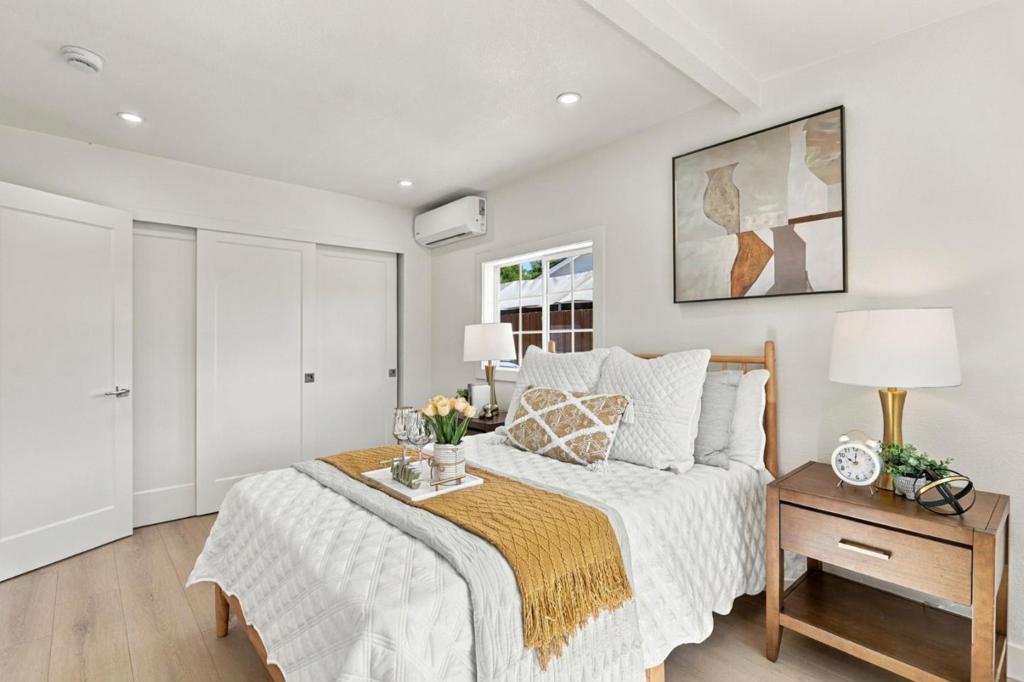 2409 Summer Street Property Photo 18