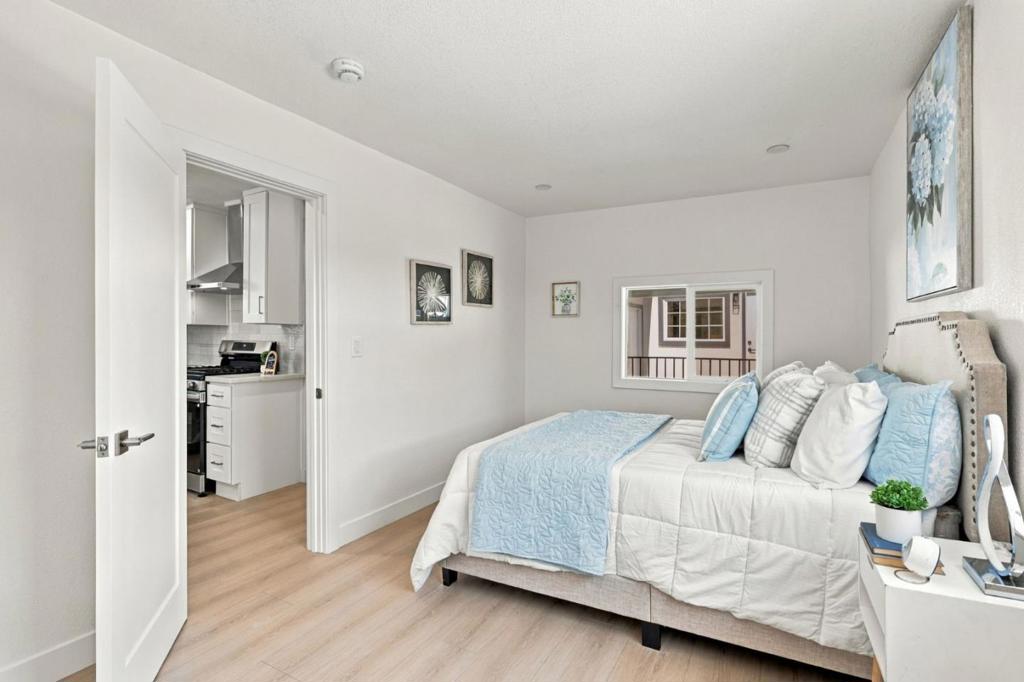 2409 Summer Street Property Photo 21