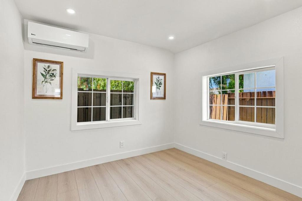 2409 Summer Street Property Photo 27