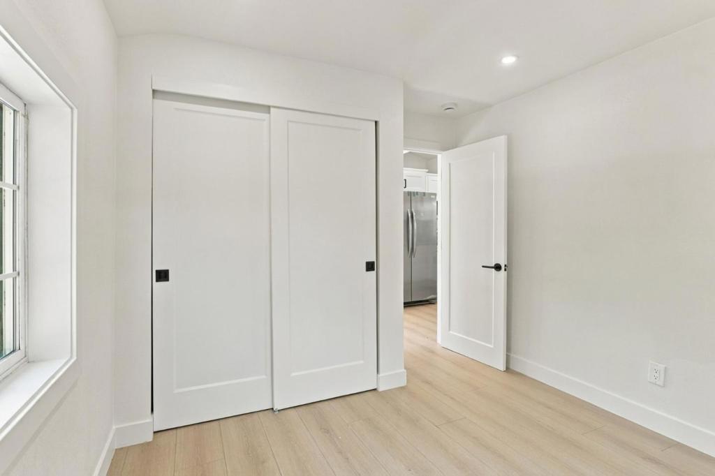 2409 Summer Street Property Photo 29