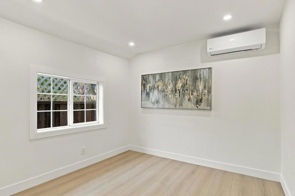 2409 Summer Street Property Photo 30