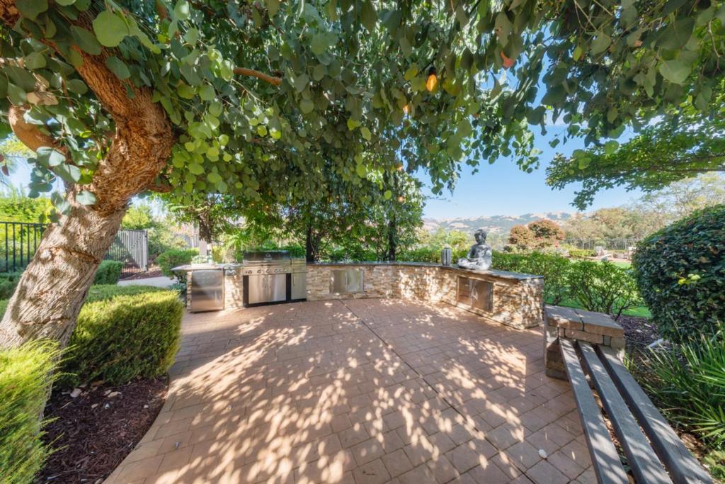 2365 Glen Creek Court Property Photo 16
