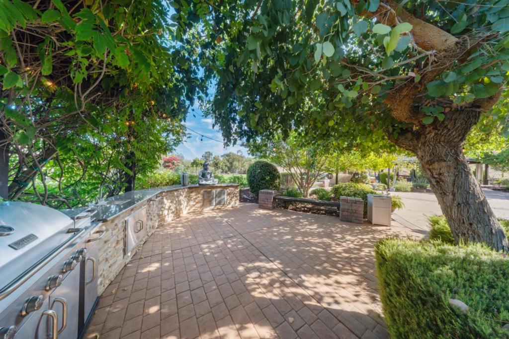 2365 Glen Creek Court Property Photo 17