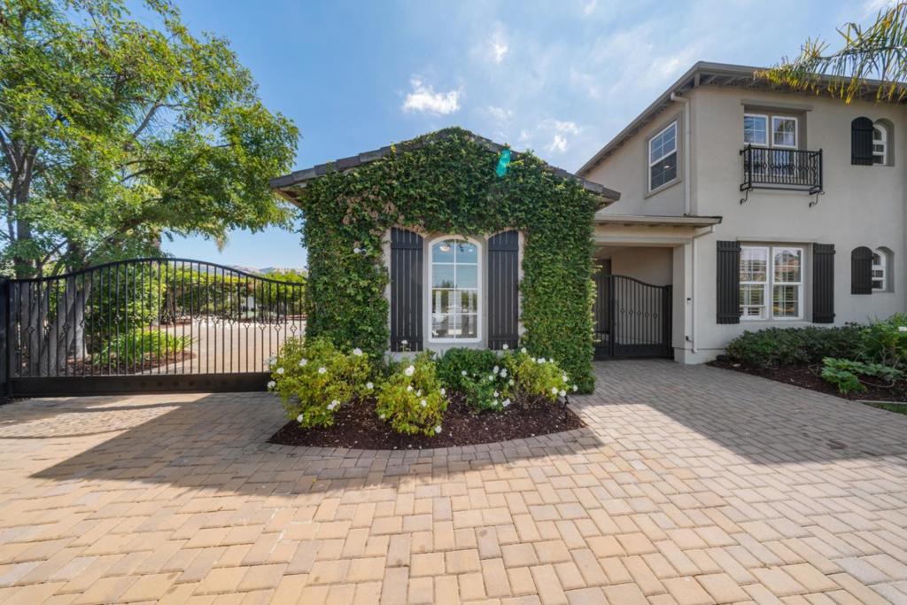 2365 Glen Creek Court Property Photo 100