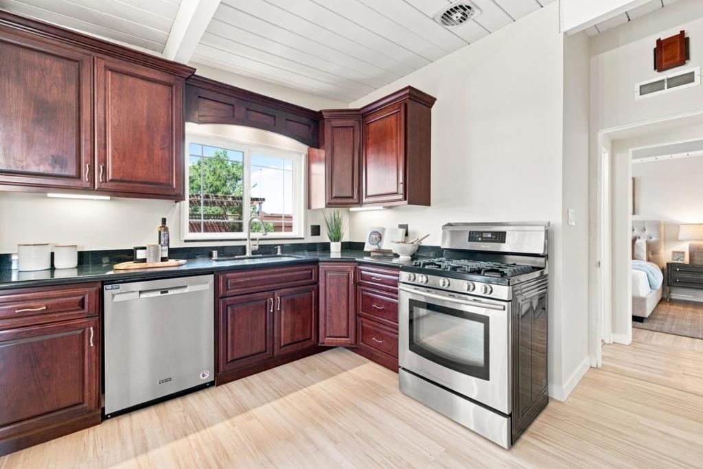 1741 S Norfolk Street Property Photo 15