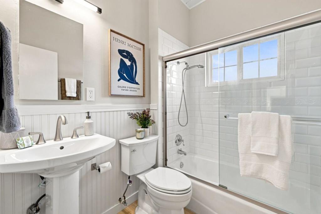 1741 S Norfolk Street Property Photo 19
