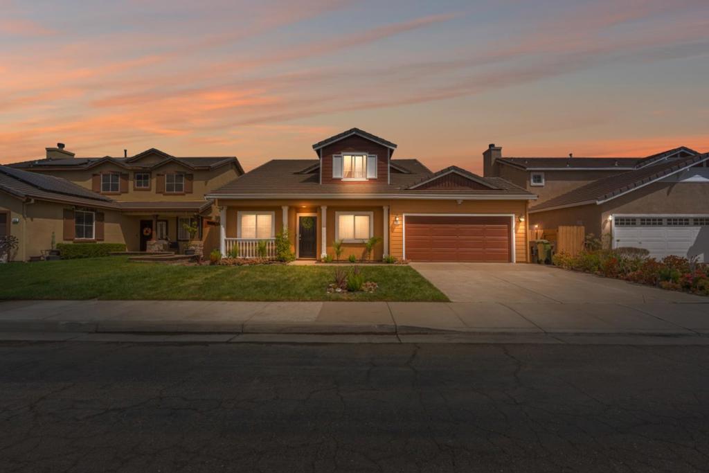 2943 Rugby Court Property Photo 1