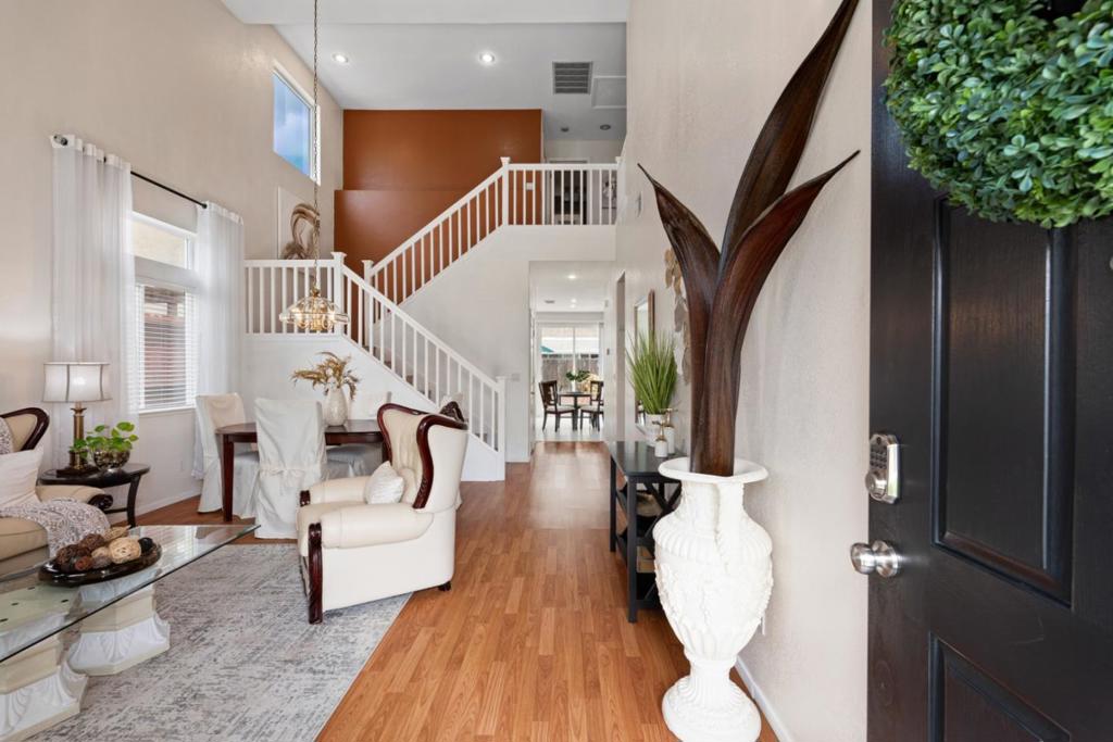 2943 Rugby Court Property Photo 6