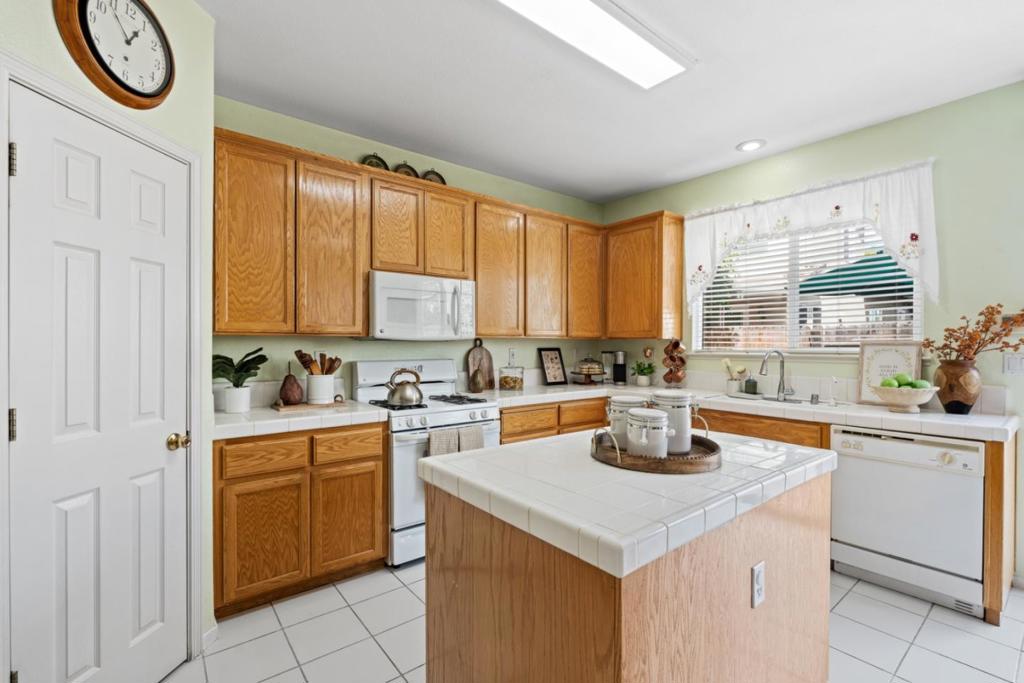 2943 Rugby Court Property Photo 11